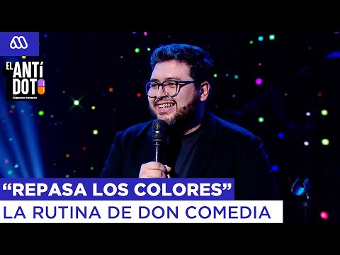 Don Comedia's stand-up routine at El Antídoto Mega