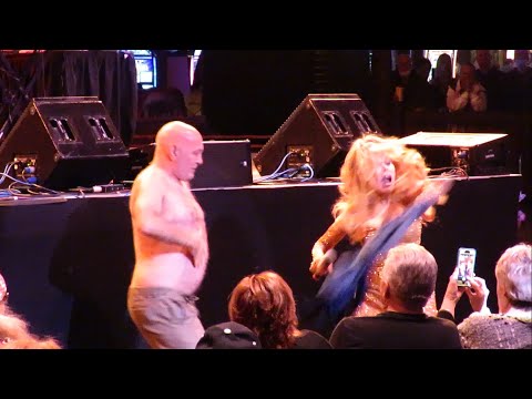 Charo - Hot Hot Hot (Arrow/David Johansen/Buster Poindexter cover) - 3/5/22 - Mohegan Sun - Wolf Den