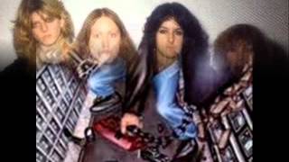 Girlschool Emergency Subtitulado (Lyrics)