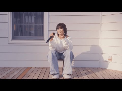 Leina - どうでもいい話がしたい -Doudemoiihanashigasitai (Official Studio Live Performance)