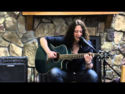 Sarah Huber - Hallelujah (Leonard Cohen Cover) (Live at Nu Cafe)