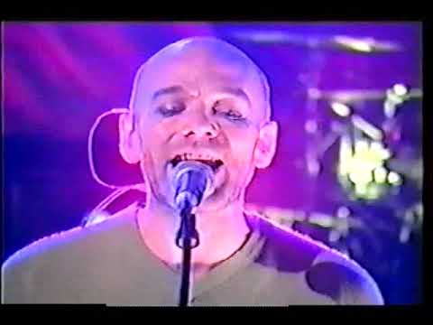 R.E.M. 1998-10-30 - TFI Friday, London, England ['Daysleeper' & 'Lotus' performed live]