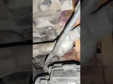 how to checking a water lekg Isuzu nkr truck 🚛 shot video viral