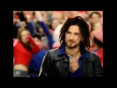 Tarkan - Bir Oluruz Yolunda