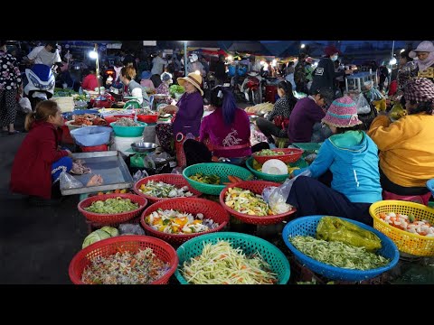 Early Morning Vegetable Market in Cambodia - Daily Lifestyle & Activities of Buyer & Seller
