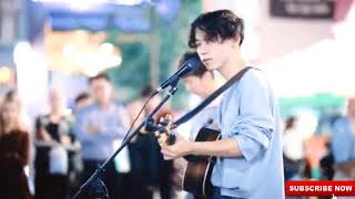 Download lagu SUARA EMAS PENGAMEN KOREA,NYANYI I WON'T GIVE UP JASON MRAZ,KEREN ABISS!! mp3