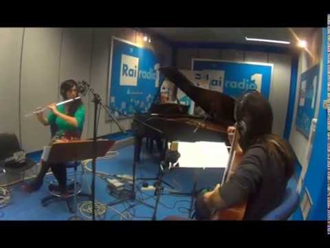 Giovanni Guaccero & Choro de Rua -  ESCORREGANDO NO CHORO