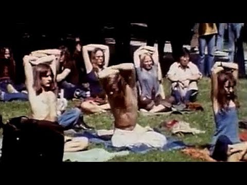 1973: Hare Krishna's, yoga en hippies in het Vondelpark te Amsterdam - oude filmbeelden