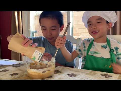 Making Medenjaci (Croatian Gingerbread Honey Cookies) with Eat2Explore (bonus footage)
