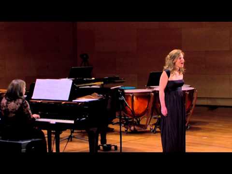 Constanza León, soprano. Sandra Casanova, piano. Pastoral, Igor Stravinsky