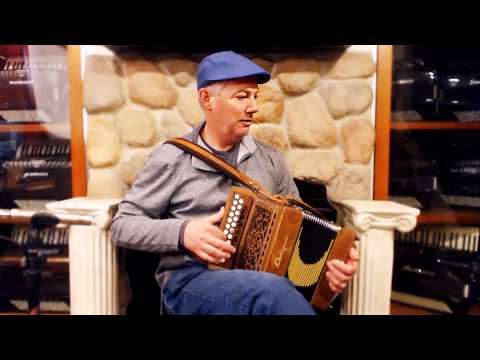 CASTDINIICDWW - Walnut Castagnari Dinn II Diatonic Button Accordion C#D MM 23 8 $2999