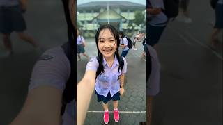 Download lagu Cewek sma bermain hujan #shorts mp3