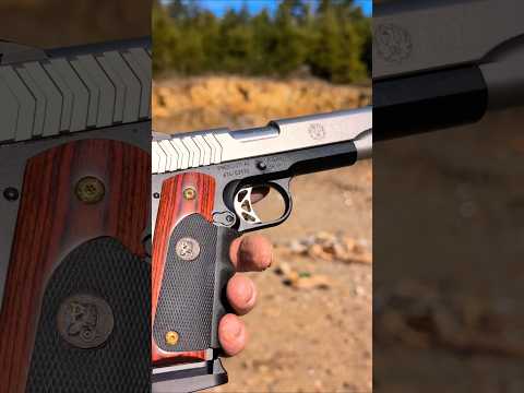 Ruger sr1911 with new pachmayr grips