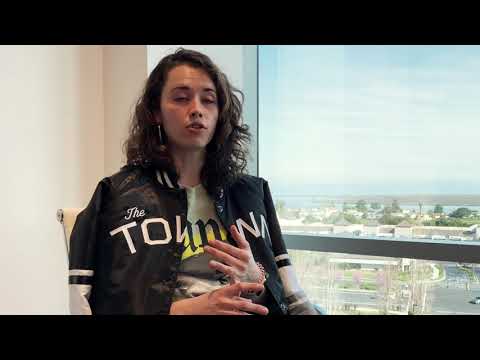 hireEZ Helps Poshmark BOOST Candidate Engagement