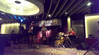 14 Krzysztof（波蘭）1 On Green Dolphin Street