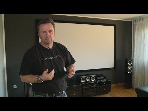 Das Wohnzimmerkino von unserem Kunden Tobias - einen Fernseher braucht er nicht mehr