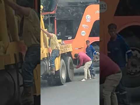Vía Quininde esmeraldas bus de la Trans Esmeraldas pierde pista