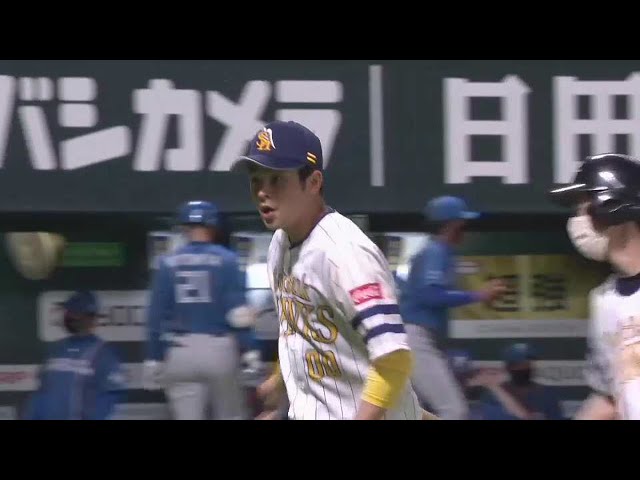 【3回表】ホークス・川瀬晃 ボテボテの打球を華麗にさばく好守備を披露!! 2022年7月9日 福岡ソフトバンクホークス 対 北海道日本ハムファイターズ