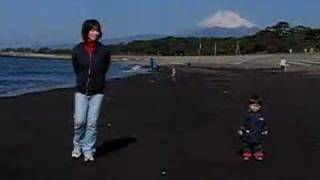preview picture of video 'Mt Fuji, Numazu and Suruga bay'