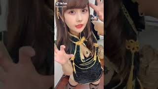 【TikTok】柔らかそうな胸が見えてるコスプレ女の子