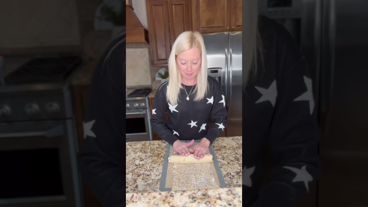 Breakfast Sausage Pinwheels #pinwheels #crescentrolls #easyrecipes #breakfast #breakfastrecipe