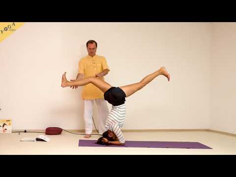 Grätsche im Kopfstand - Yoga Asana Lexikon