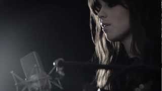 HUNGER TV: GABRIELLE APLIN - PANIC CORD - DIRTY LIVE