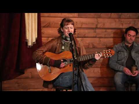 Lola Guthrie video