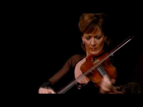 KATICA & ANIKÓ ILLÉNYI - Libertango