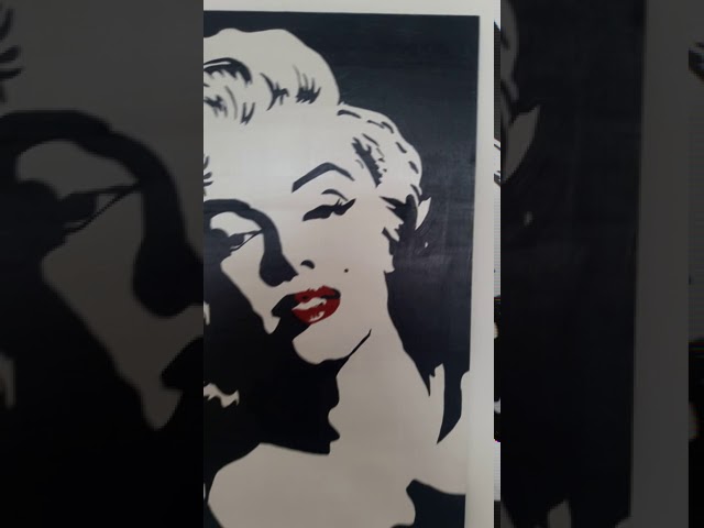 Vídeo relacionado con Cuadro cuadro de estilo vintage, serie Pop Art Street Art Marilyn Monroe con goma de mascar, impresión sobre madera, 30 x 21 cm.