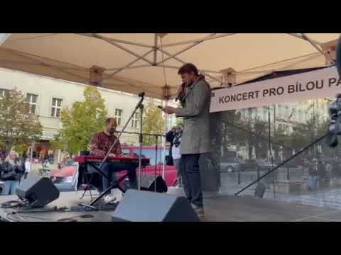 Koncert pro Bílou pastelku 2022 - Sanitka Vojta Dyk