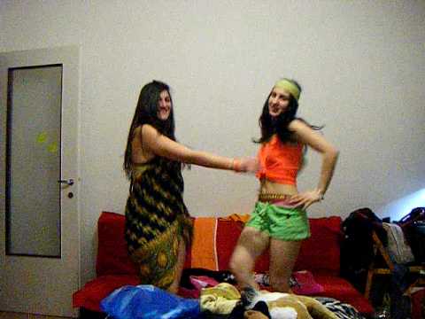 Shishi e MartinaMMMartina detta Prua - cannabis Ska-P