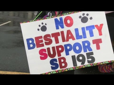 Group gathers in Warren to support anti-bestiality legislation
