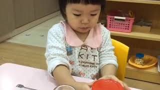 我在實驗，觀察水的變化 