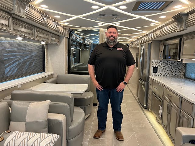 Preview image of 2023 Newmar Mountain Aire 4521 (17N221650) youtube video