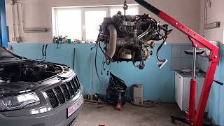 Jeep Grand Cherokee WK2 Ecodiesel engine removal