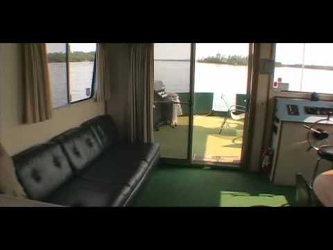 Voyaguer Houseboat