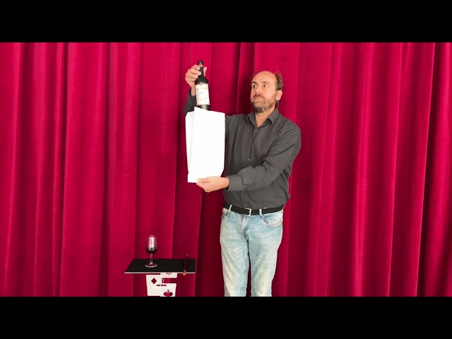 Vídeo relacionado con ZQION Botella de champán Que se desvanece Etapa de la Botella de Vino Primer Plano Accesorios de Truco de Magia Truco Truco de Vino Que desaparece Profesión Ilusiones mágicas