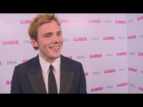 サム・クラフリンのインタビュー。ハンガーゲームは家族のクリスマスディナーのように設定 (Sam Claflin interview: Hunger Games set like a family Christmas dinner)