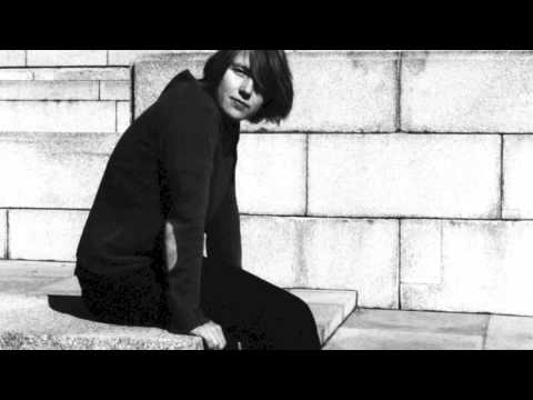 Masha Qrella playing accoustic at Radio FM4 Vienna