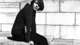 Masha Qrella playing accoustic at Radio FM4 Vienna