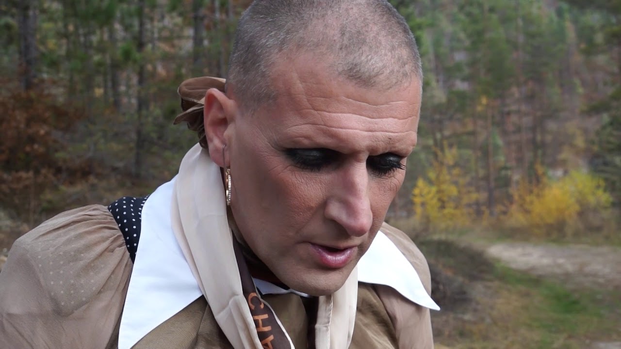 Мъжът с рокля: Не съм чудовище