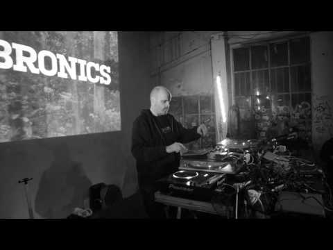 Vibronics @ Dubwise (MI) Italy - Moa Anbessa ft. Jules I - "Jah A Di Best"