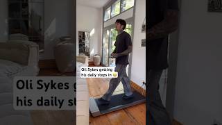 Download lagu Oli Sykes (BMTH) getting his daily steps in 😂 #bringmethehorizon #bmth mp3