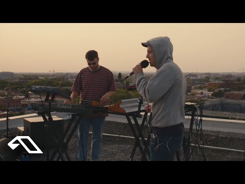 CRi feat. Jesse Mac Cormack - Faces (Live from Carré de Gaspé, Montréal)