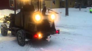 preview picture of video 'home-built wheel loaders hemmabyggd hjulastare test6 snöplogning'