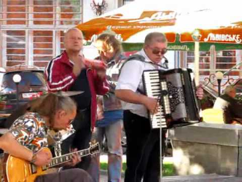 Street Musicians in Lviv  *  PAPA JAZZ