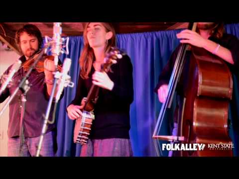 The Stray Birds - Dream In Blue (FolkAlley.com)