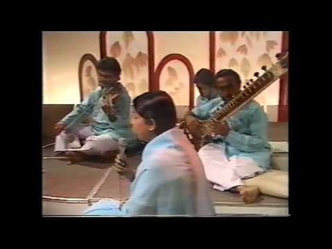 Lata Mangeshkar - Dheeray se aaja re ankhiyan mein.avi