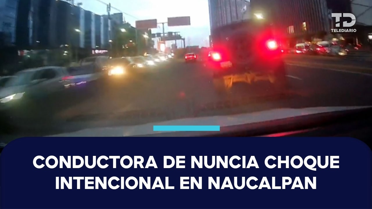 ¡Sin motivo! Conductor choca varias veces un auto sobre Periférico en Naucalpan; denuncian daños